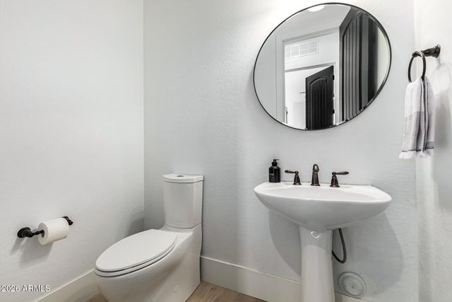 8207 E JASMINE Circle, Mesa, AZ 85207