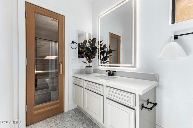 8207 E JASMINE Circle, Mesa, AZ 85207