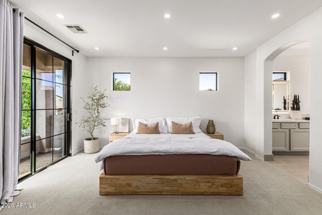 8207 E JASMINE Circle, Mesa, AZ 85207