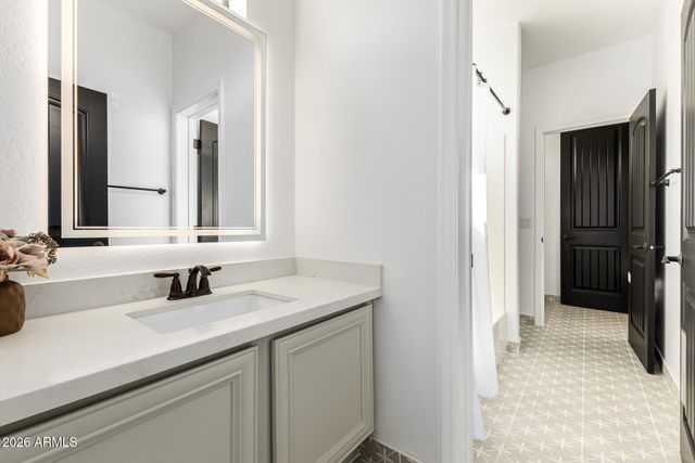 8207 E JASMINE Circle, Mesa, AZ 85207