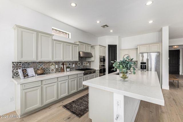 8207 E JASMINE Circle, Mesa, AZ 85207