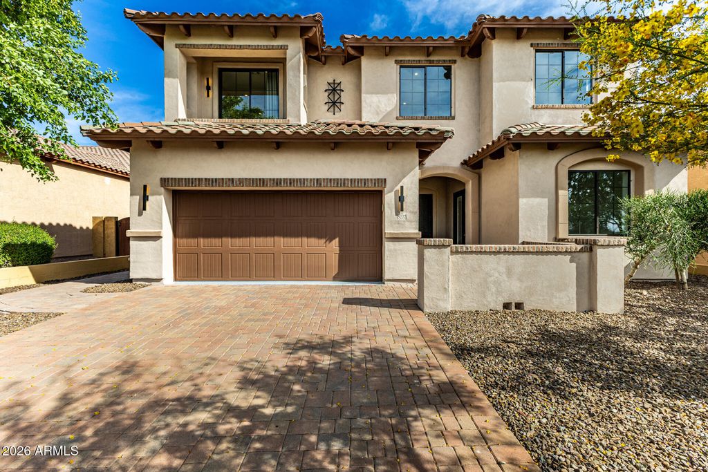 8207 E JASMINE Circle, Mesa, AZ 85207