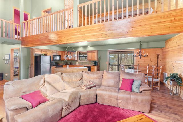 22395 Air Park Drive, Golden, MO 65658