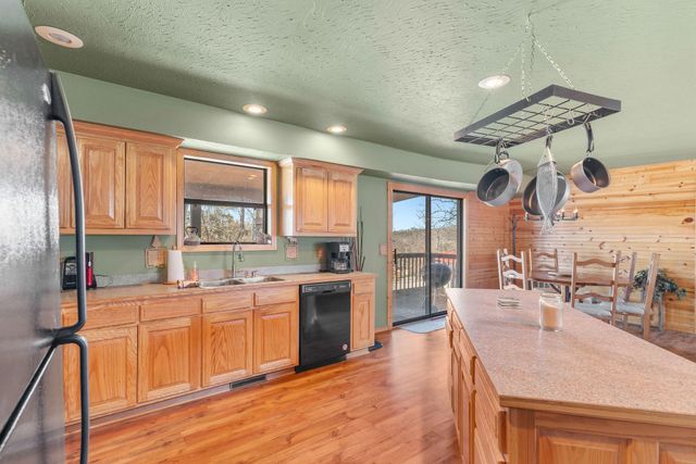 22395 Air Park Drive, Golden, MO 65658