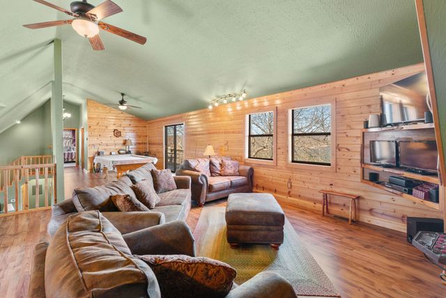 22395 Air Park Drive, Golden, MO 65658