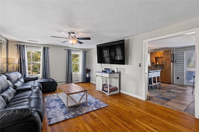 21 Milton Street, Blackstone, MA 01504