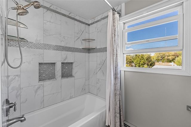 21 Milton Street, Blackstone, MA 01504