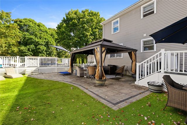 21 Milton Street, Blackstone, MA 01504