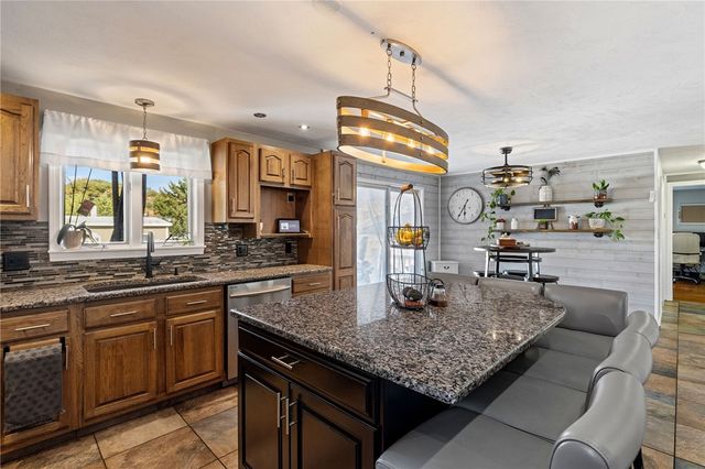 21 Milton Street, Blackstone, MA 01504