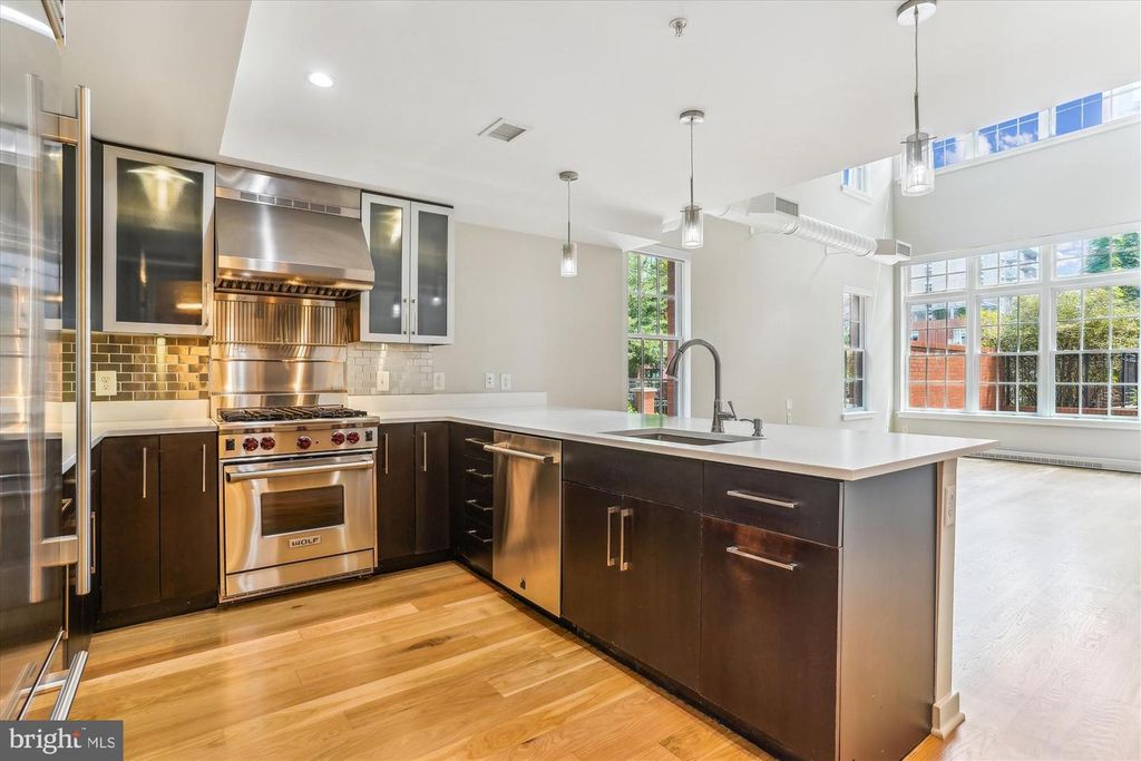 1610 N QUEEN ST #211, Arlington, VA 22209