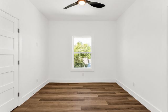 300 Henry Street, Waxahachie, TX 75165
