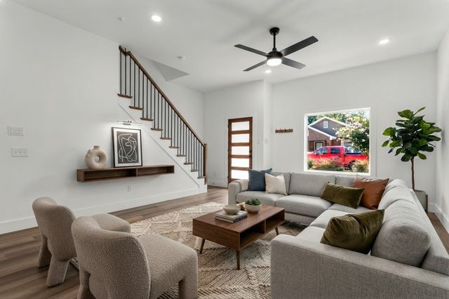 300 Henry Street, Waxahachie, TX 75165