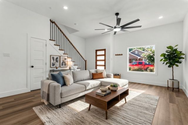 300 Henry Street, Waxahachie, TX 75165