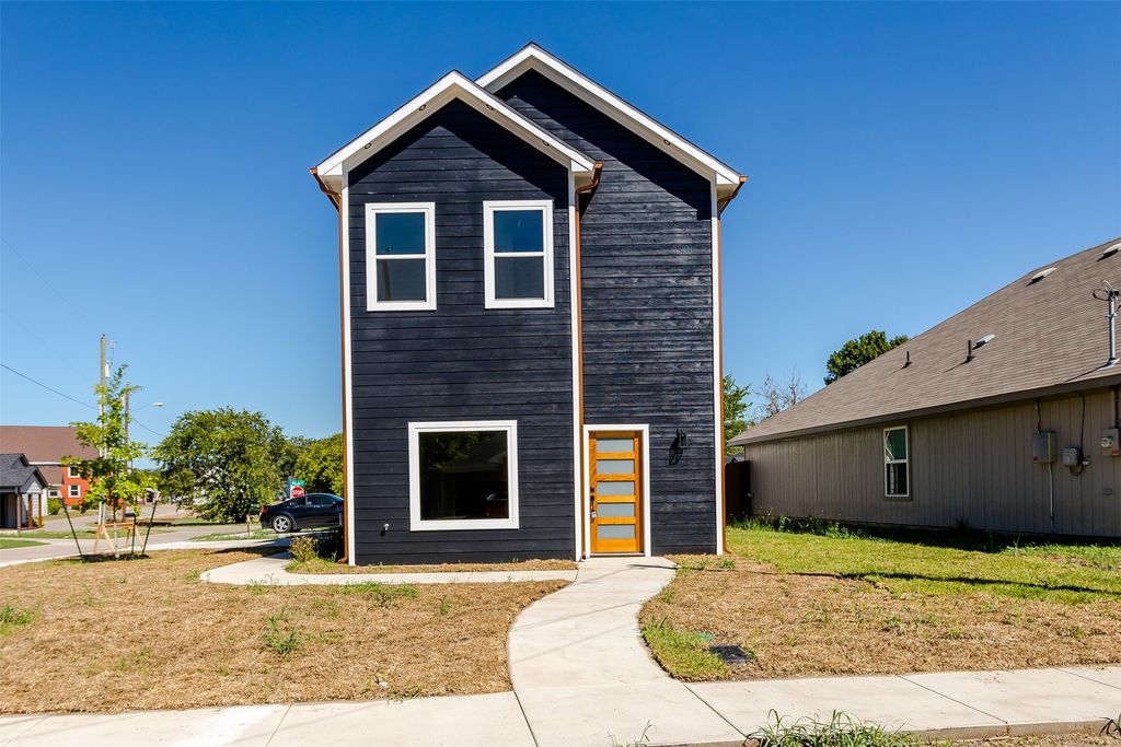 300 Henry Street, Waxahachie, TX 75165