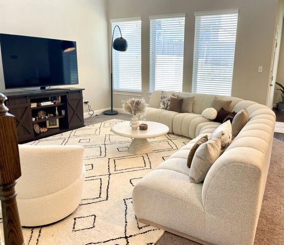 217 Birkshire DR, Georgetown, TX 78626