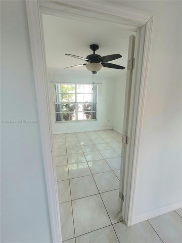 8248 NW 199th Ter, Hialeah, FL 33015