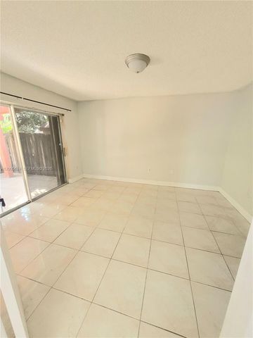 8248 NW 199th Ter, Hialeah, FL 33015