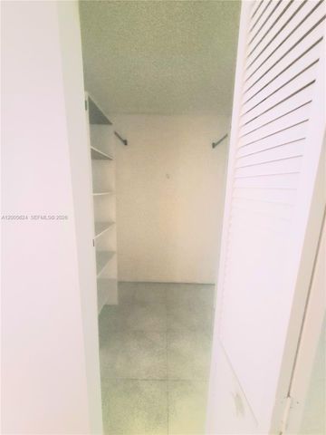 8248 NW 199th Ter, Hialeah, FL 33015