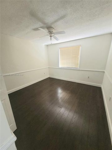 8248 NW 199th Ter, Hialeah, FL 33015