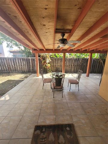 8248 NW 199th Ter, Hialeah, FL 33015