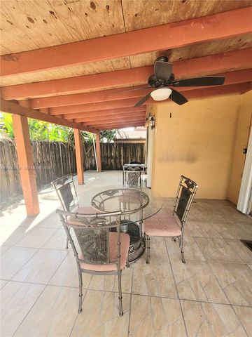 8248 NW 199th Ter, Hialeah, FL 33015