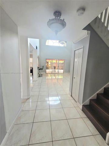 8248 NW 199th Ter, Hialeah, FL 33015