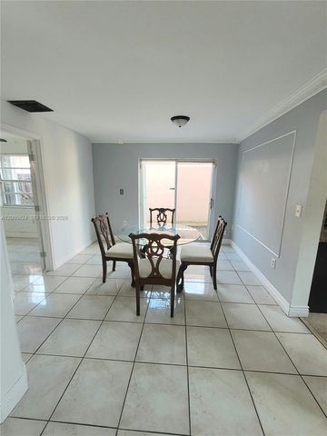 8248 NW 199th Ter, Hialeah, FL 33015