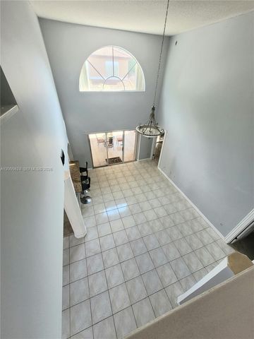 8248 NW 199th Ter, Hialeah, FL 33015