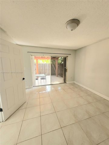 8248 NW 199th Ter, Hialeah, FL 33015