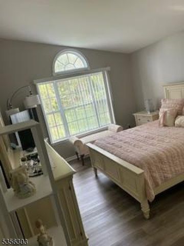 21 Winding Brook Rd, Hamburg Boro, NJ 07419