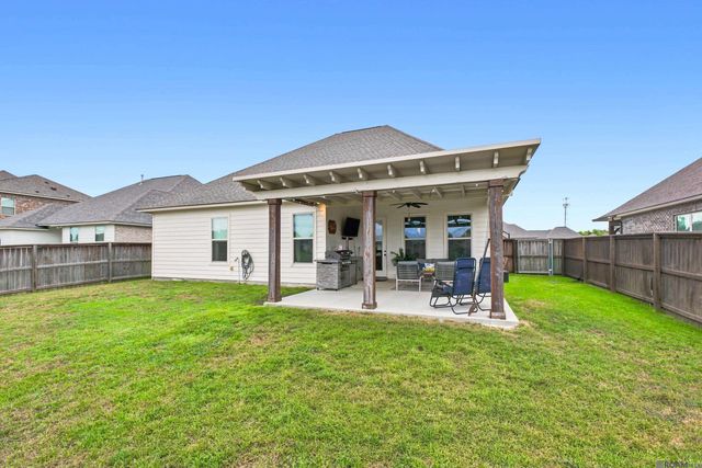 13361 Belle Prairie Dr, Geismar, LA 70734