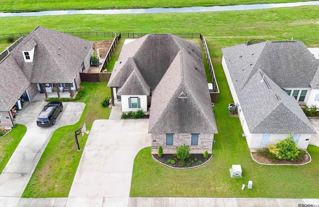 13361 Belle Prairie Dr, Geismar, LA 70734