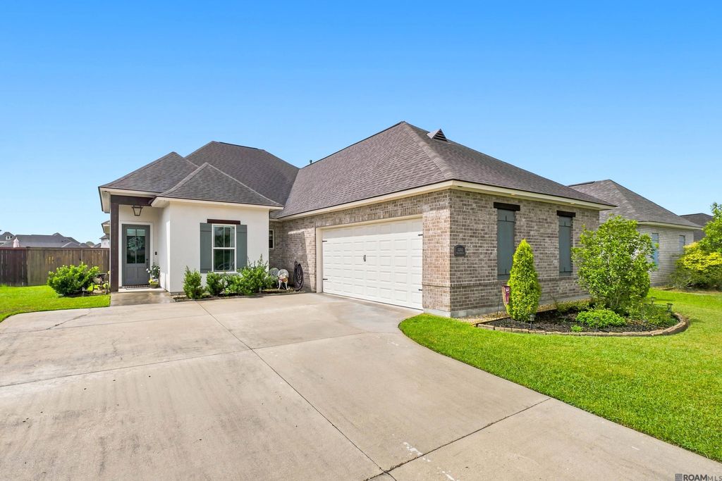 13361 Belle Prairie Dr, Geismar, LA 70734