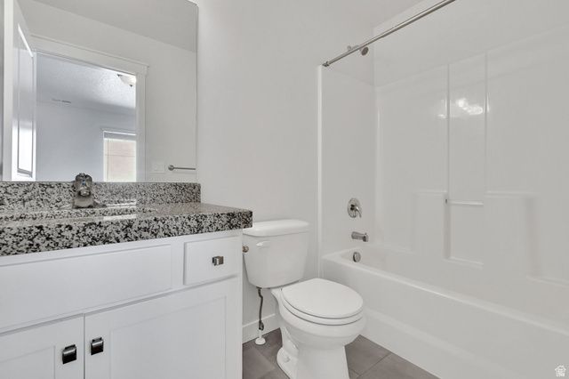 2056 W PHILLIPS ST, Kaysville, UT 84037