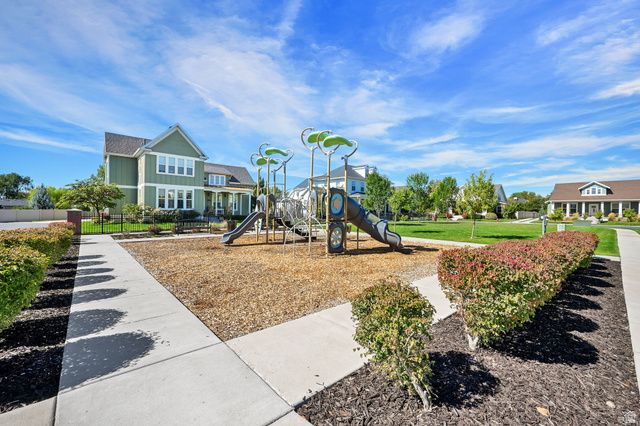 2056 W PHILLIPS ST, Kaysville, UT 84037