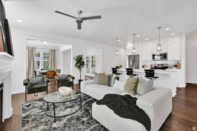 2056 W PHILLIPS ST, Kaysville, UT 84037