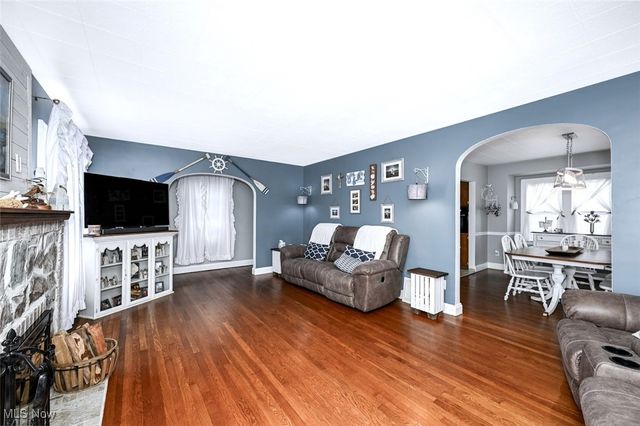 1810 Carter Avenue, Akron, OH 44301