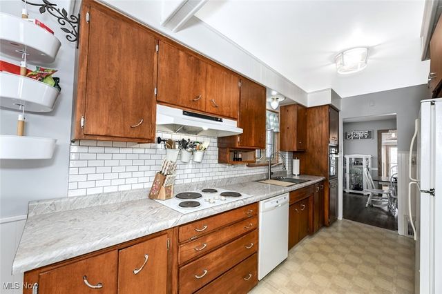 1810 Carter Avenue, Akron, OH 44301