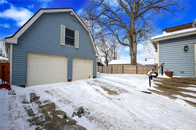 1810 Carter Avenue, Akron, OH 44301