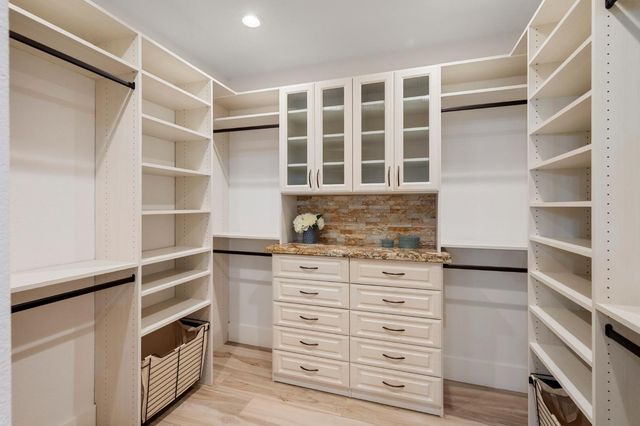 201 Heredia Ct, Roseville, CA 95747