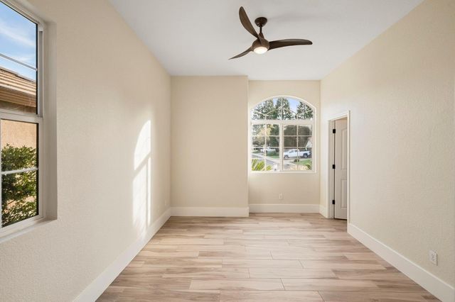 201 Heredia Ct, Roseville, CA 95747