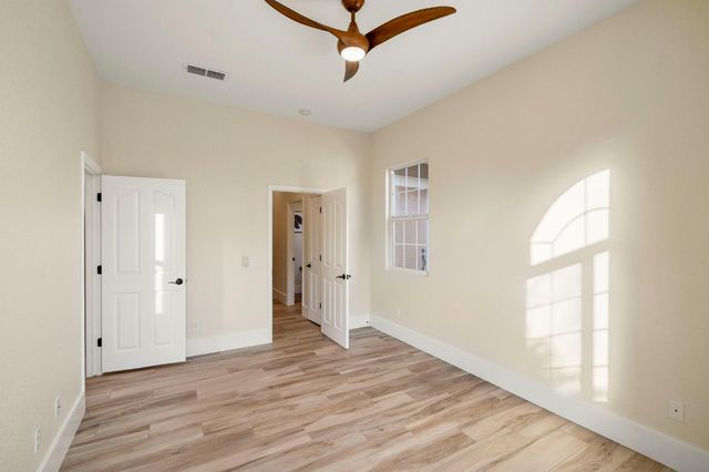 201 Heredia Ct, Roseville, CA 95747