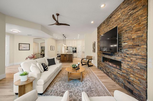 201 Heredia Ct, Roseville, CA 95747