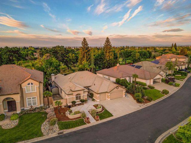 201 Heredia Ct, Roseville, CA 95747