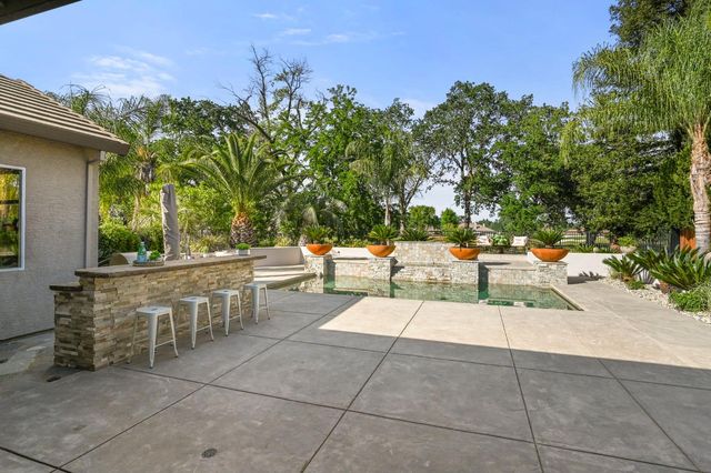 201 Heredia Ct, Roseville, CA 95747