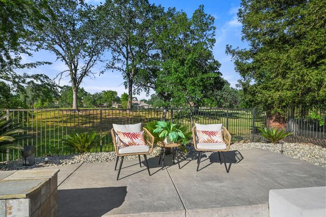 201 Heredia Ct, Roseville, CA 95747