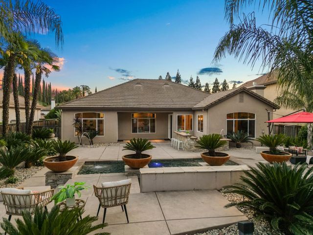 201 Heredia Ct, Roseville, CA 95747