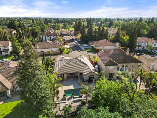 201 Heredia Ct, Roseville, CA 95747