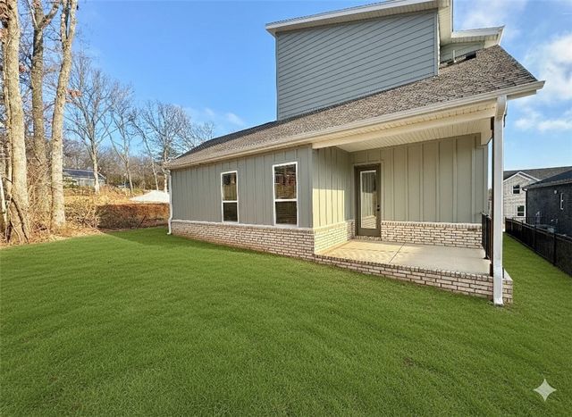 3176 N Sumac Drive, Fayetteville, AR 72703