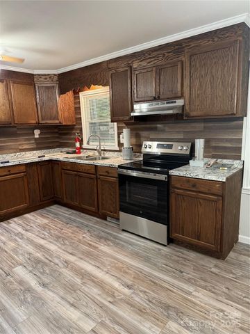41283 Kings Road, New London, NC 28127